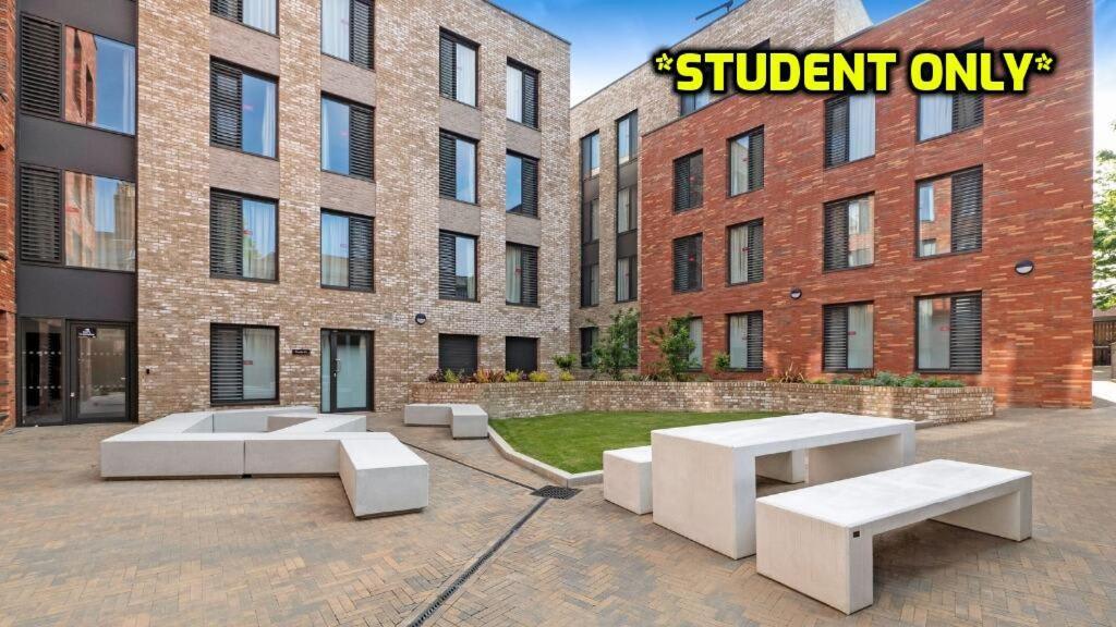 Student Only Zeni Ensuite Rooms, Colchester Esterno foto